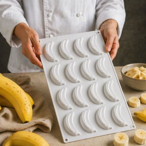 Mini Banane Silikonform – 15 Fach | Für kreative Desserts & Pralinen