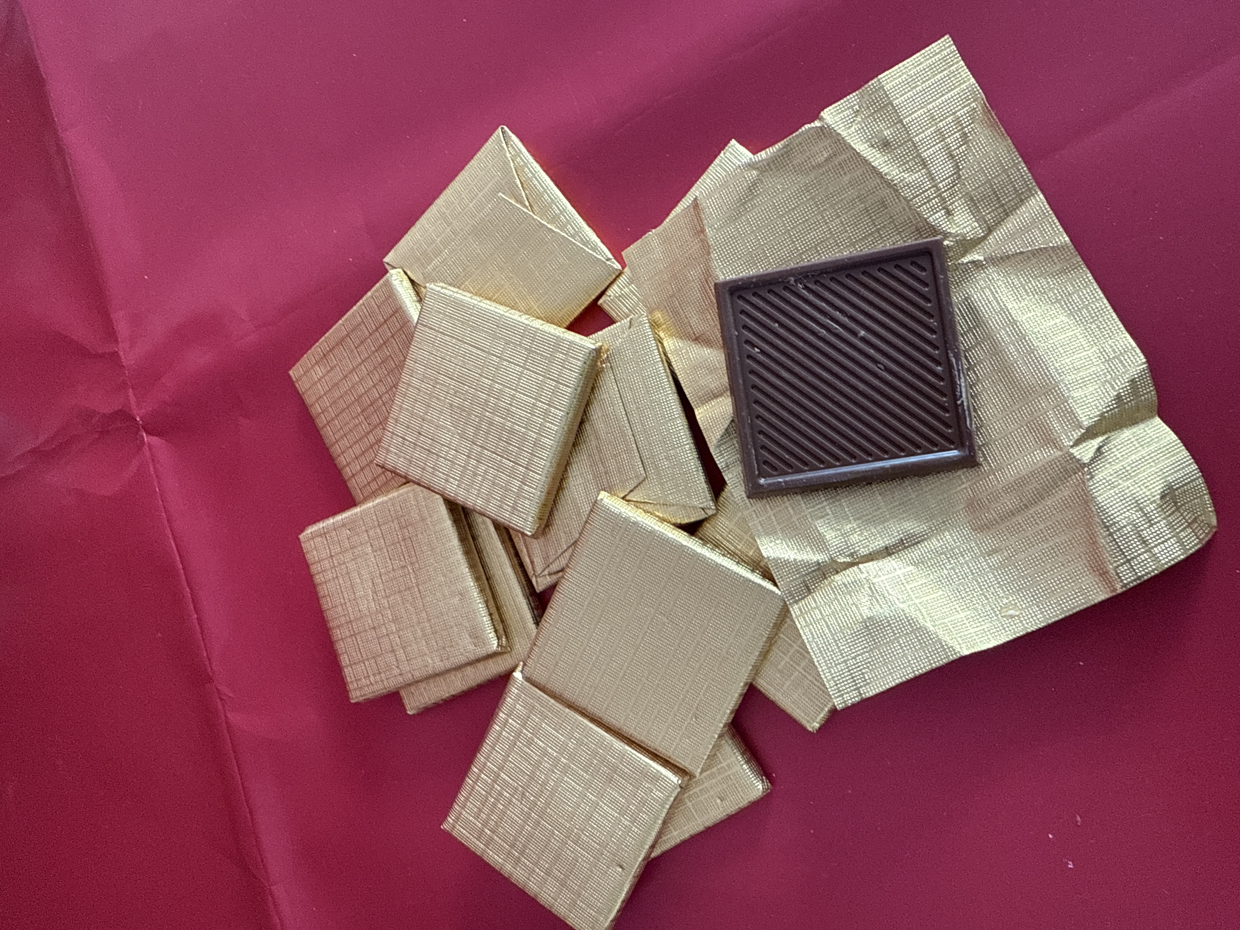 1 Kg Ovalette Madlen Schokolade Vollmilch Gold ( Extra Verpackt ) 